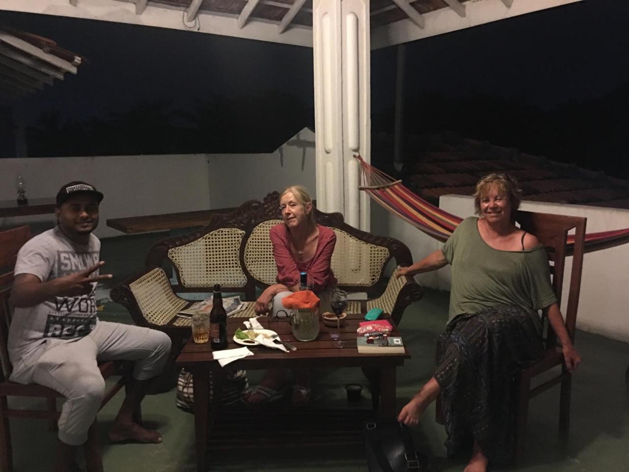 Like Mike Tourist Guest House & Restaurant ネゴンボ エクステリア 写真