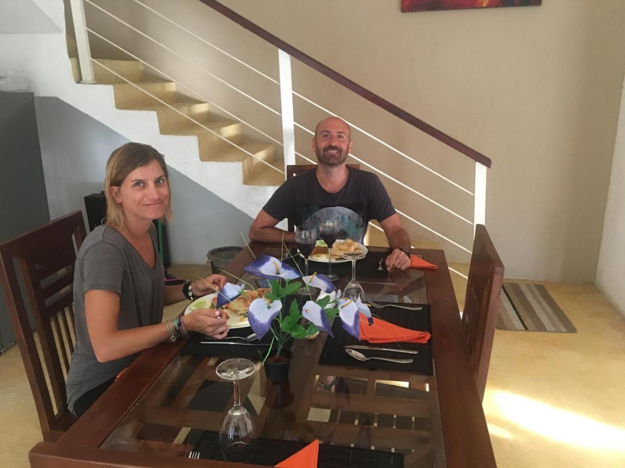 Like Mike Tourist Guest House & Restaurant ネゴンボ エクステリア 写真