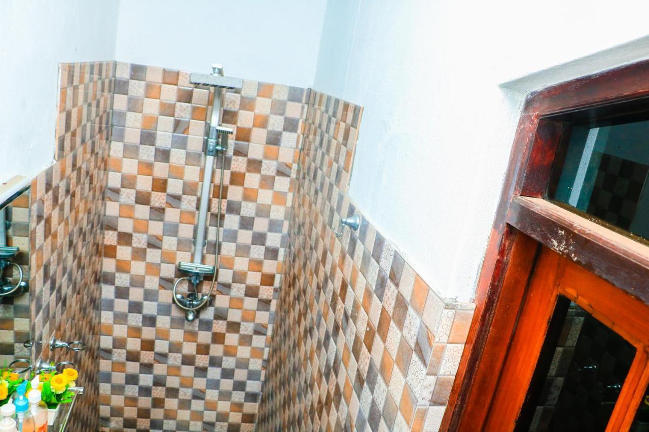 Like Mike Tourist Guest House & Restaurant ネゴンボ エクステリア 写真