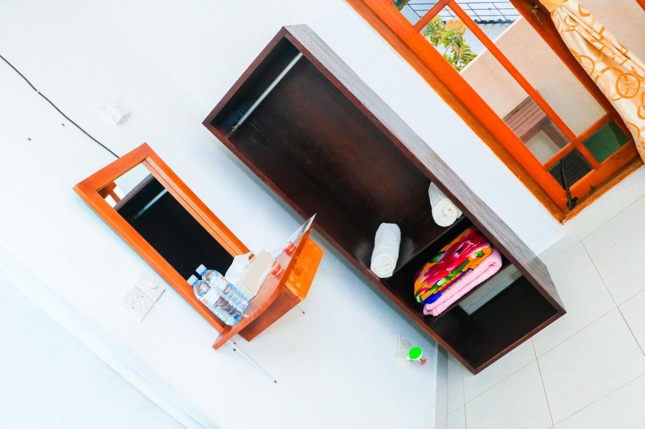 Like Mike Tourist Guest House & Restaurant ネゴンボ エクステリア 写真