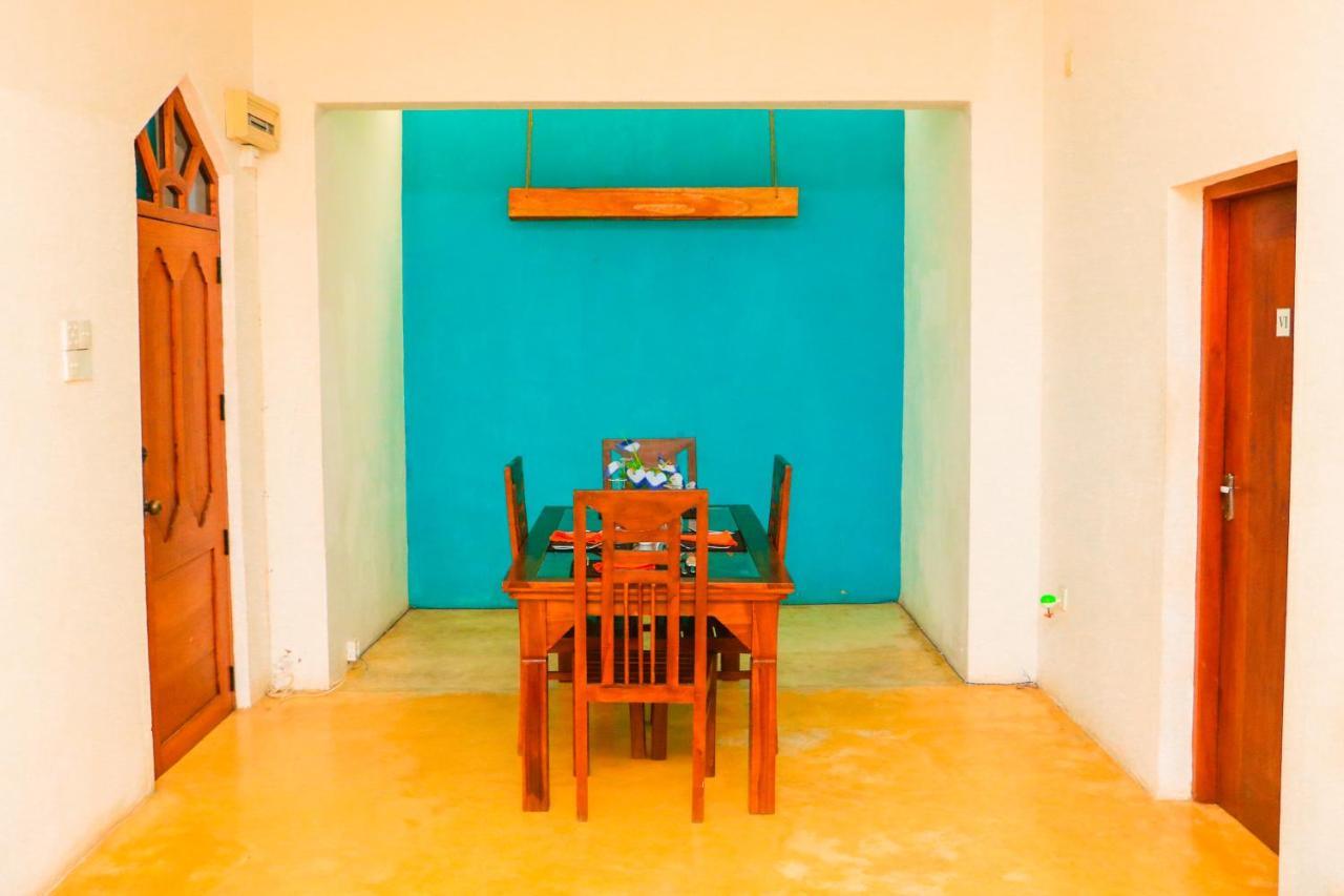 Like Mike Tourist Guest House & Restaurant ネゴンボ エクステリア 写真